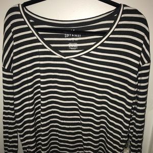 Soft and sexy American eagle shirt